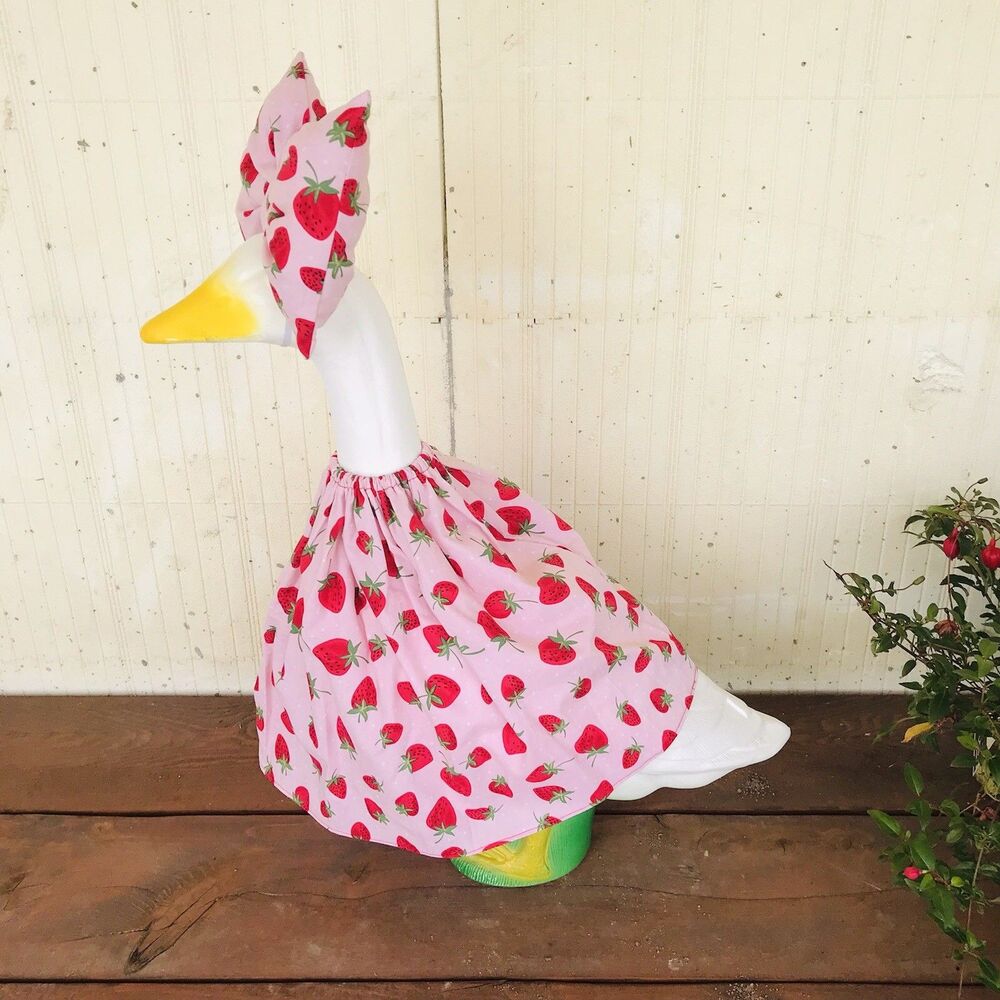 Porch Goose Dress Outfit Fits 18-23 Inch Goose Handmade Pink June Strawberries - Picture 7 of 10
